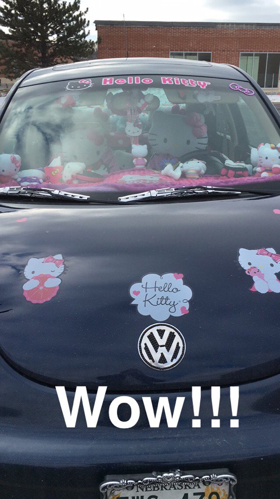 april_charCo's tweet photo. Please tell me you work for Hello Kitty #hellokittyobsession😳🙄 https://t.co/8iOYNlsGEw
