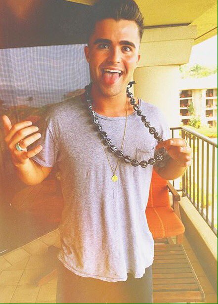 Feeling sexy how about you 😂😏😎