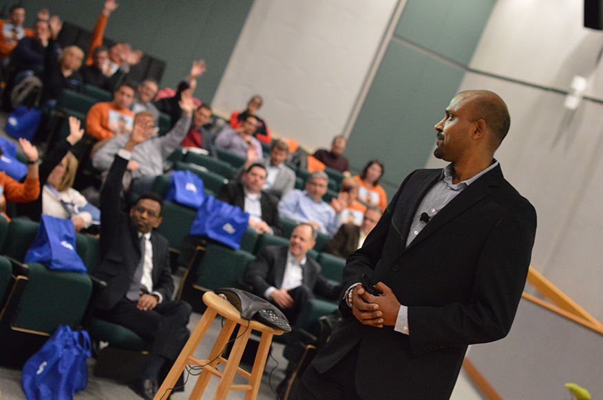 CleoNeverStops's tweet photo. Cleo President Sumit Garg addresses attendees during the welcome session Tuesday for Cleo's SKO 2016! #MoveViewAct https://t.co/jXJRWTyPgC