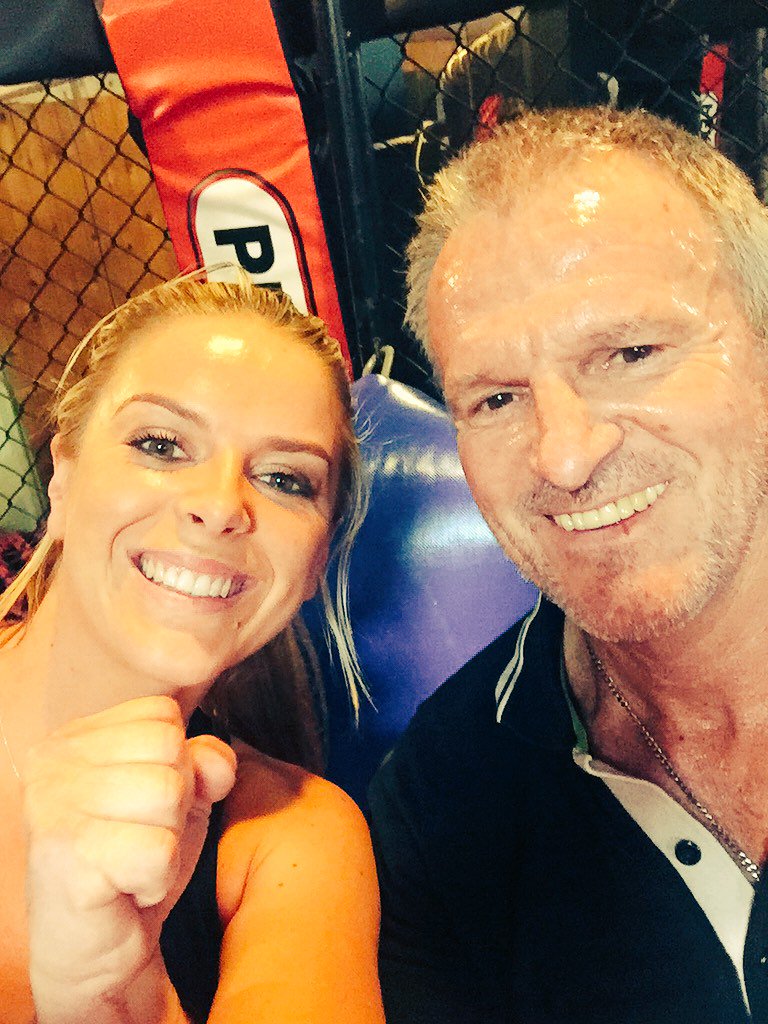 After tonight's boxing session with Dad, 65 and he still kicks my arse!! <a href="/EfectivNutri/">Efectiv Nutrition</a> AIM saw me through it 👊🏼💪🏼