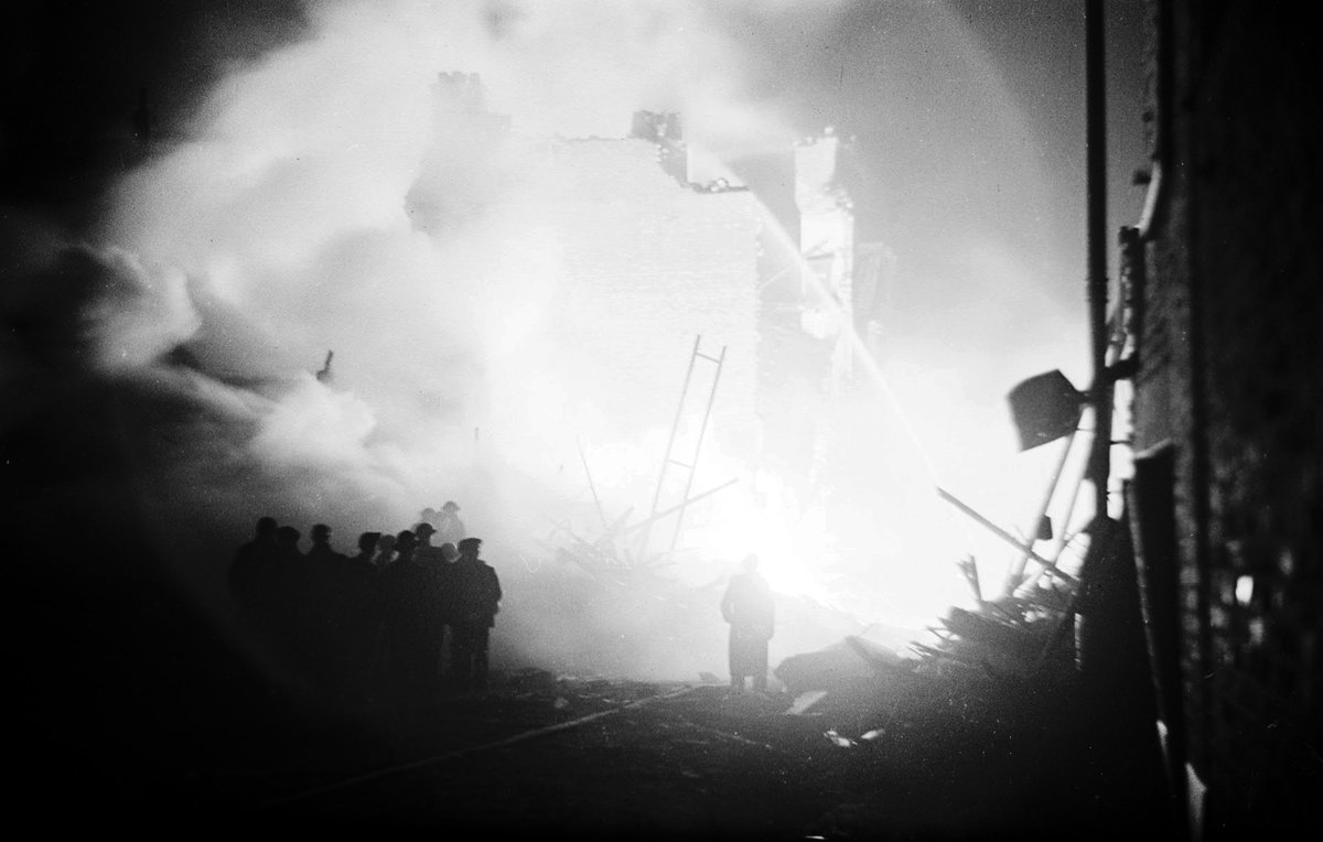 New book celebrates bravery of Jewish firefighters in WWII #HolocaustMemorialDay #LFB150 london-fire.gov.uk/news/LatestNew…