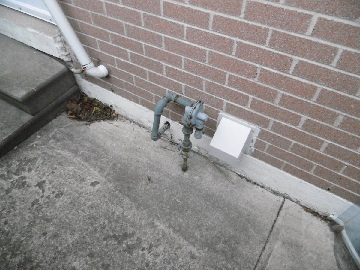 KeyHomeInspects's tweet image. Missing gas meter? Or located inside? Make sure you can access interior gas meters!