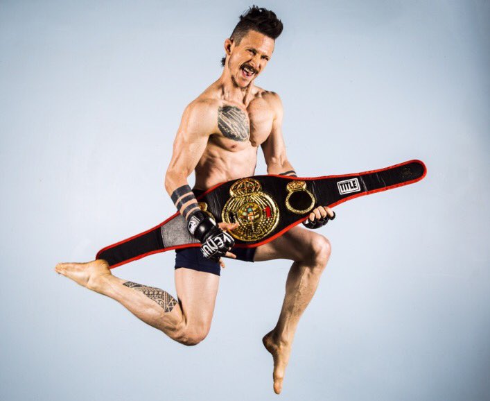 No one has style like <a href="/jonathanmtucker/">jonathan tucker</a> on  <a href="/KingdomAudience/">Kingdom on Audience</a> thanks to <a href="/RandCoHair/">R+Co</a> <a href="/AndisCompany/">Andis Company</a> Nailed It !!