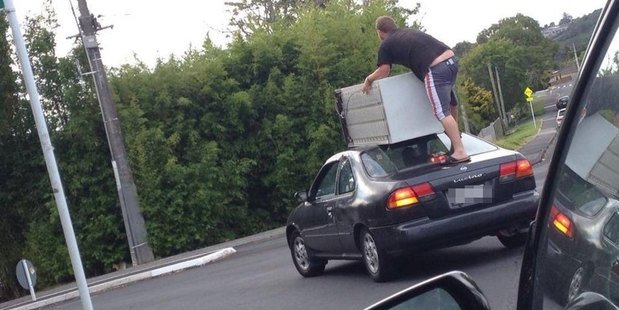 ExpressLMoving's tweet image. #Slippers were the ideal #shoe for the occasion! #MovingFail #Moving