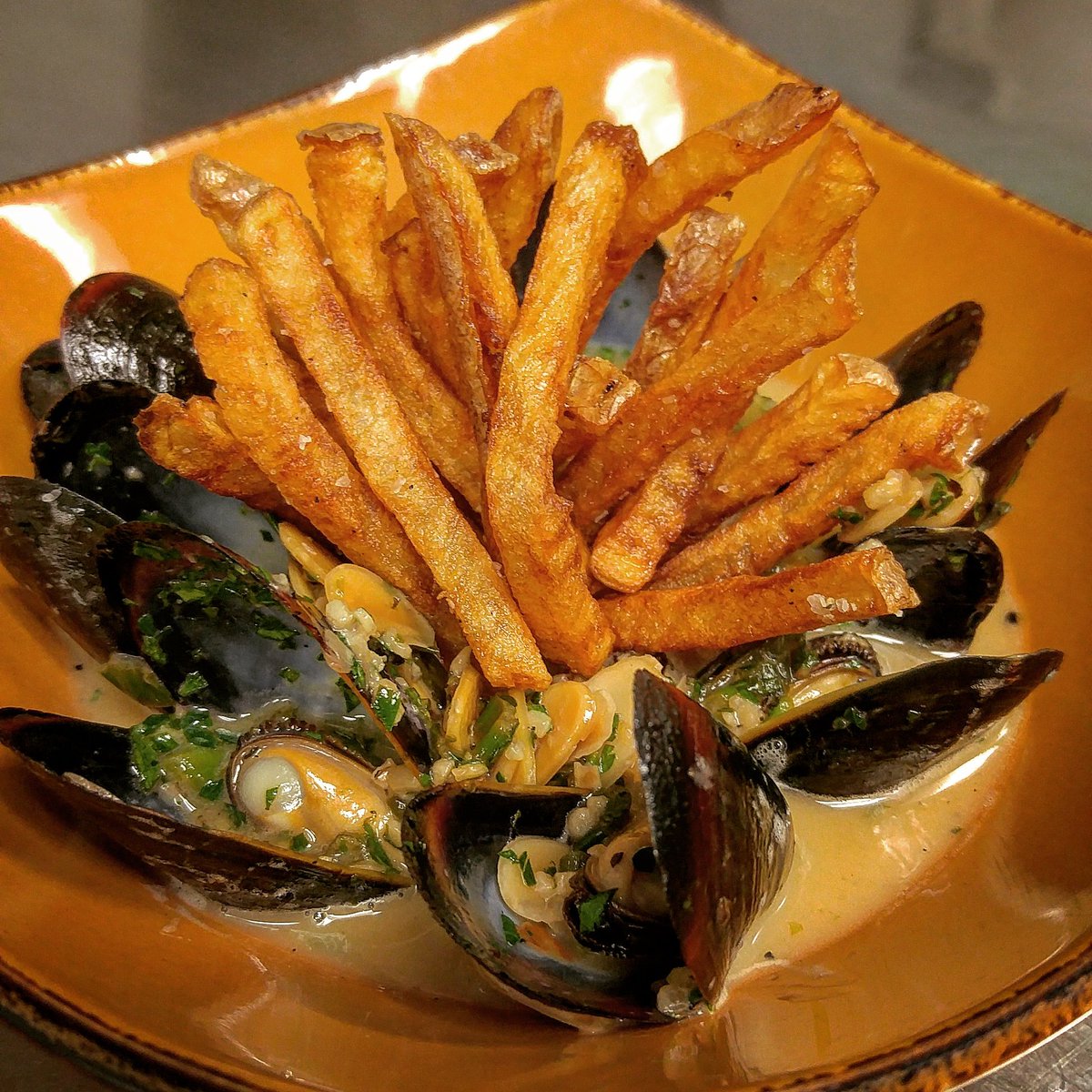 BourbonAndBaker's tweet photo. Tonight's Special! PEI Mussels $11 https://t.co/zE8xU38TT3