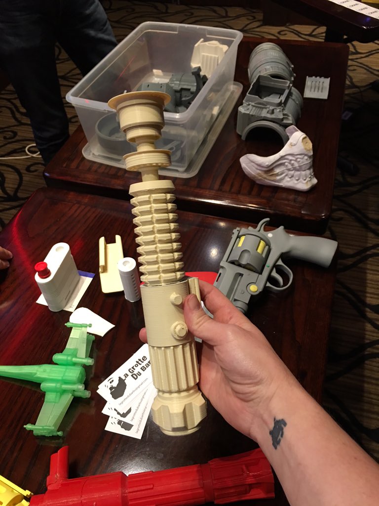 fannysparty's tweet photo. Les stuffs cools #3dprinting de @babozor à la #FP61 cc @lagrottedubarbu https://t.co/nUt67JzL8k