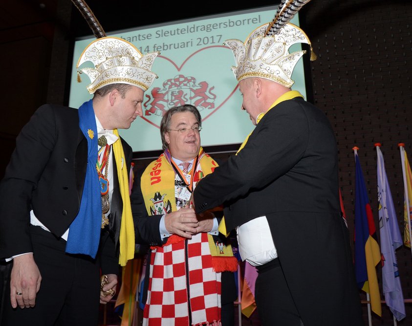 CarnavalinOss's tweet photo. Sleutel van de Commissaris van de Koning @PSBrabant https://t.co/69Qp3mxoru voor @StadsprinsOss #carnavalinoss https://t.co/Xg9zyWvedZ
