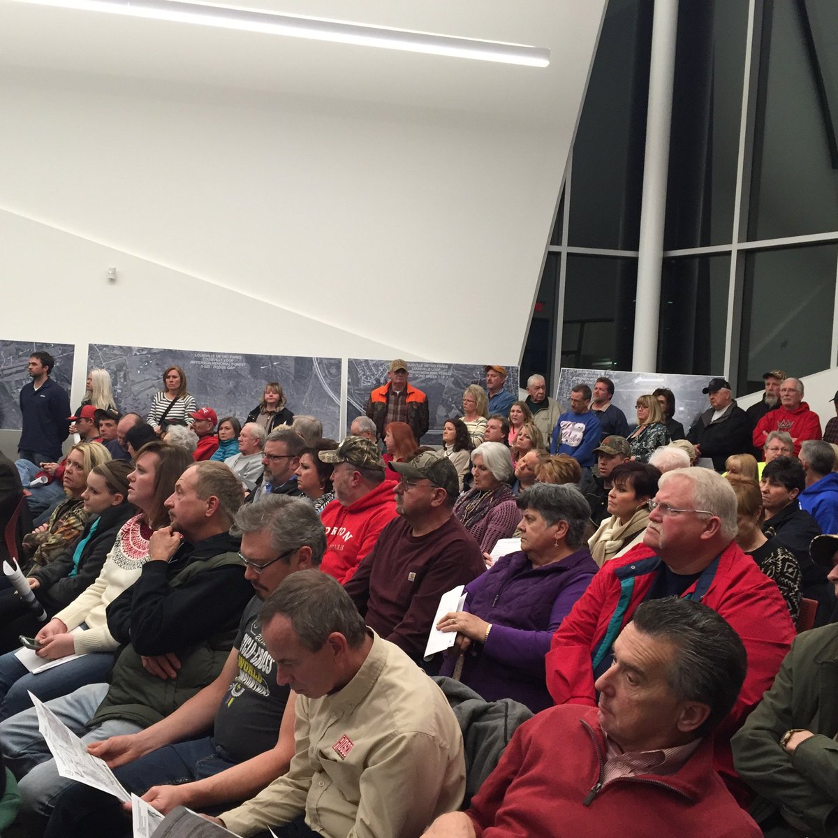 CWCindiFowler's tweet image. At the SW Library for a public meeting for the next phase of the #LouisvilleLoop. #SWLou #D14