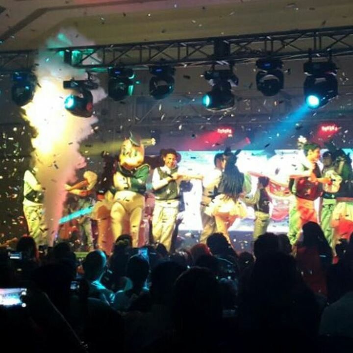 PyroMaryer's tweet photo. Un gran honor trabajar para @PecaEventos1 @RyMProducciones @elnegrojmc evento infantil en el circulo militar EXITOSO https://t.co/rCQD1uvwSU