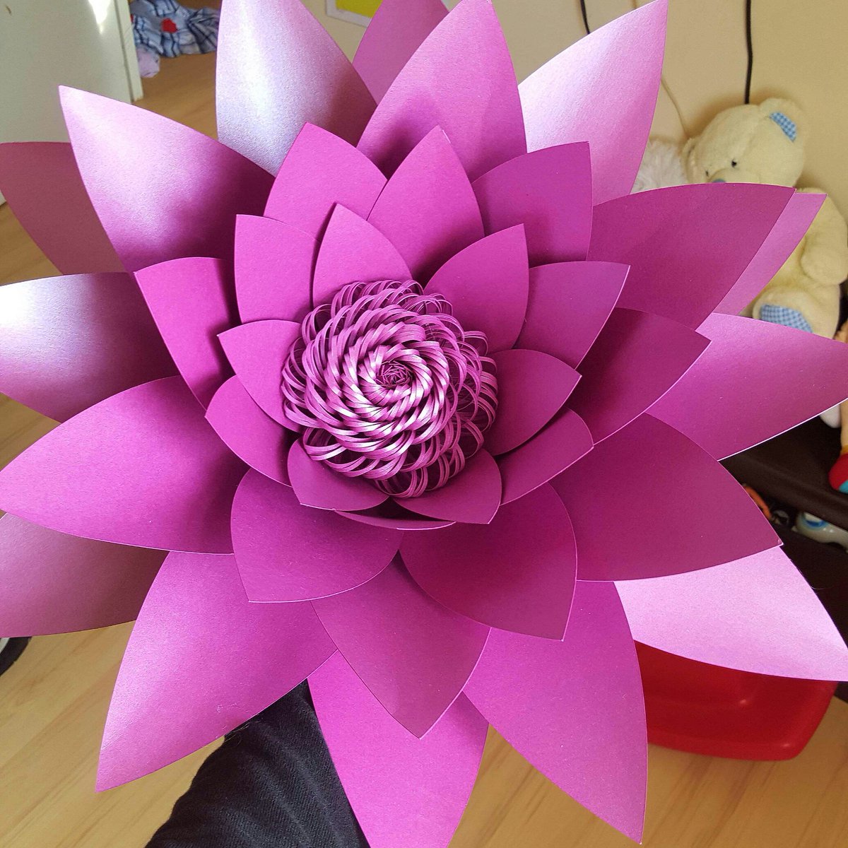 WPFlowerDesign's tweet image. Giant paper flowers from WeddingPaperFlowerDesign.
#paperflowers #paperflowerwall #paperflowershop #paperflowersuk