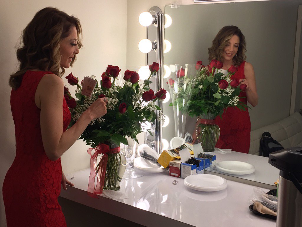 EdithGonzalezMx's tweet photo. Gracias fan-milia!!! https://t.co/19vBYGnkyd