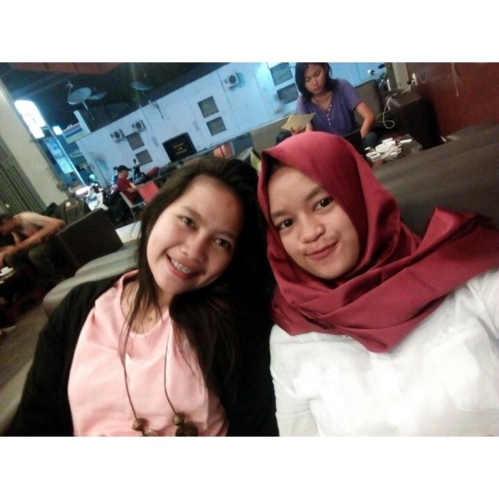 RobysCoffee's tweet photo. Terima kasih kunjungannya :) RT:@Putriagain: Nongsky cantik ☕🍮🍦@RobysCoffee https://t.co/pUlellFnFZ”