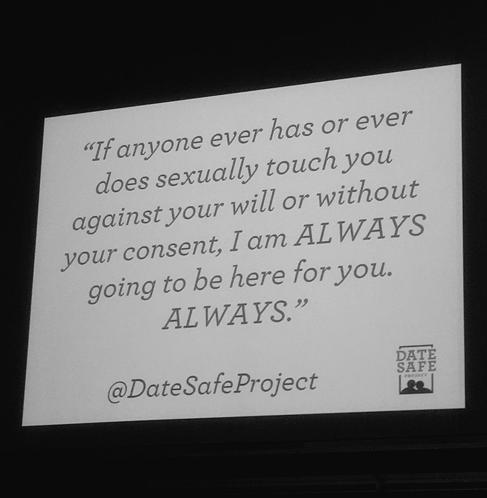 moonhumor's tweet image. #DoYouAsk #CanIKissYou @DateSafeProject @MikeDomitrz