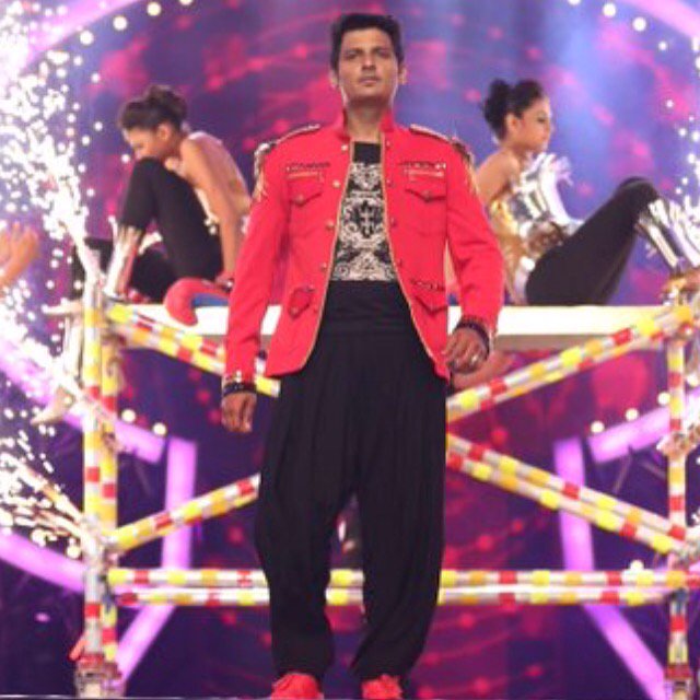 rezashariffi's tweet photo. Jiiva Superstar From The Tamil Industry Performing In Costumes By REZA At IIFA UTSAWAM @Actorjiiva https://t.co/al6RQd6Bjo