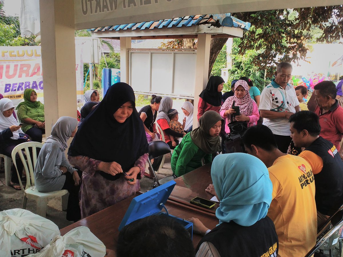 Bazar sembako murah bersama PT Arta Graha...