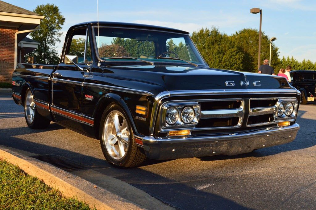 HustlerRob's tweet photo. @CristyLee09 My 72' GMC Sierra Grande #BarrettJackson https://t.co/QJSKTYumTC
