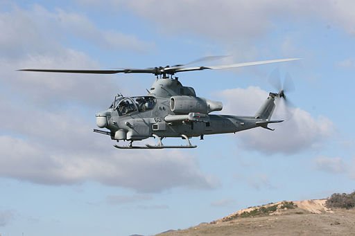 شركة Bell الامريكيه تؤكد اهتمام البحرين بالمروحيه AH-1Z  CZsglToW0AAigkT