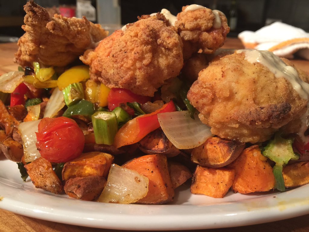 Hilary_TV's tweet image. Going to miss #goodfoodbyferneau in #NorthLittleRock ! Such a great cooking class with @chefferneau tonight!