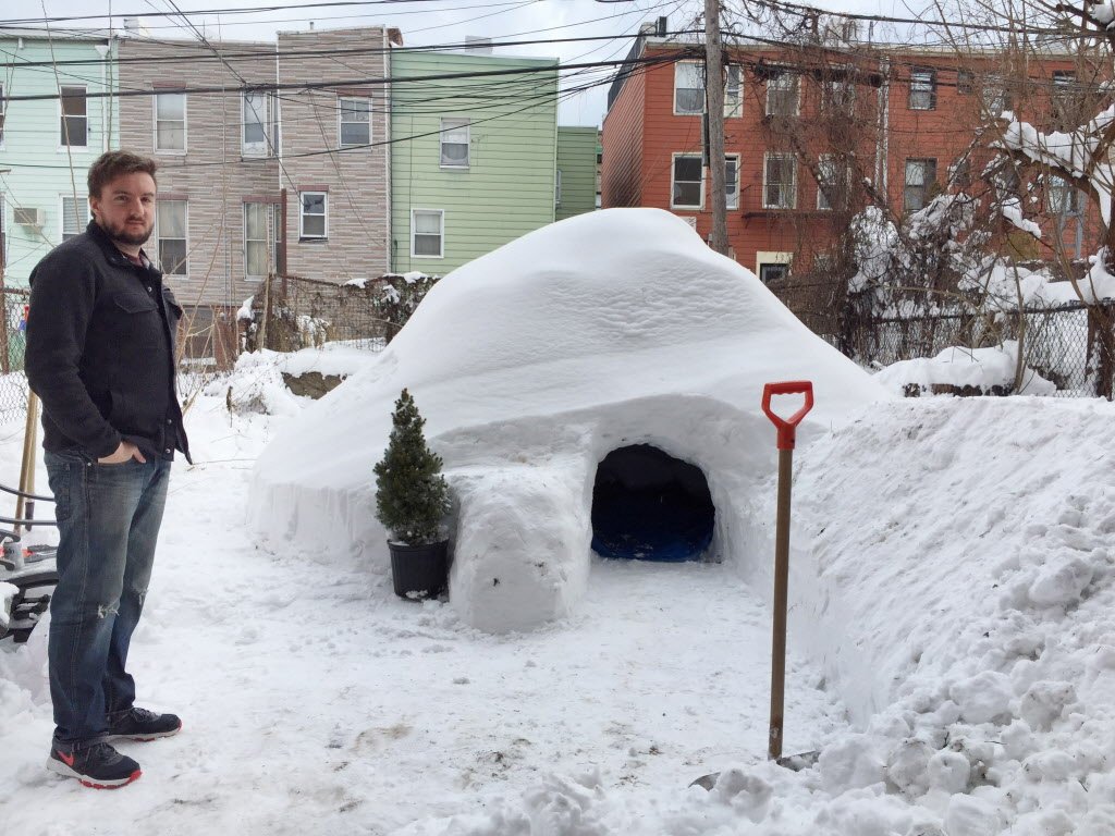 nypost's tweet photo. This guy tried to rent out his igloo on Airbnb https://t.co/1FcmpVZlHq https://t.co/aA0vTD2dWX