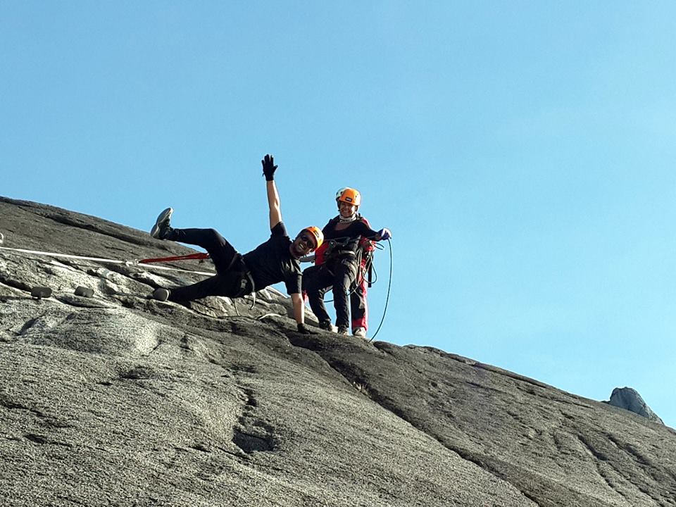 divedownbelow's tweet photo. Hmm...poses need some work there, buddy ;) But he smiling on #MountKinabalu..he #GameEnough! https://t.co/CdtNAQZPQ7 https://t.co/O60A51wX2K