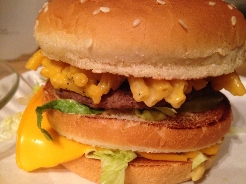 melody2089's tweet image. @rhettandlink I finally did it! #thebigmac&amp;amp;cheese #GMM So good!