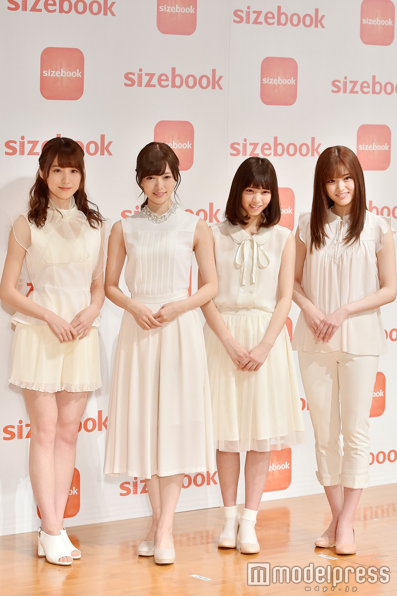 【バラ売り可】衛藤美彩 生写真 セミコンプ 紅白衣装1 バラ売り可】衛藤美彩 生写真 セミコンプ 紅白衣装1