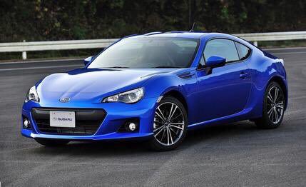 かっこいい車bot Brz スバル トヨタの86と兄弟車である このサイズの後輪駆動車はあまりなく 珍しい 価格は250万 300万円 T Co Kt9h7v0ldf