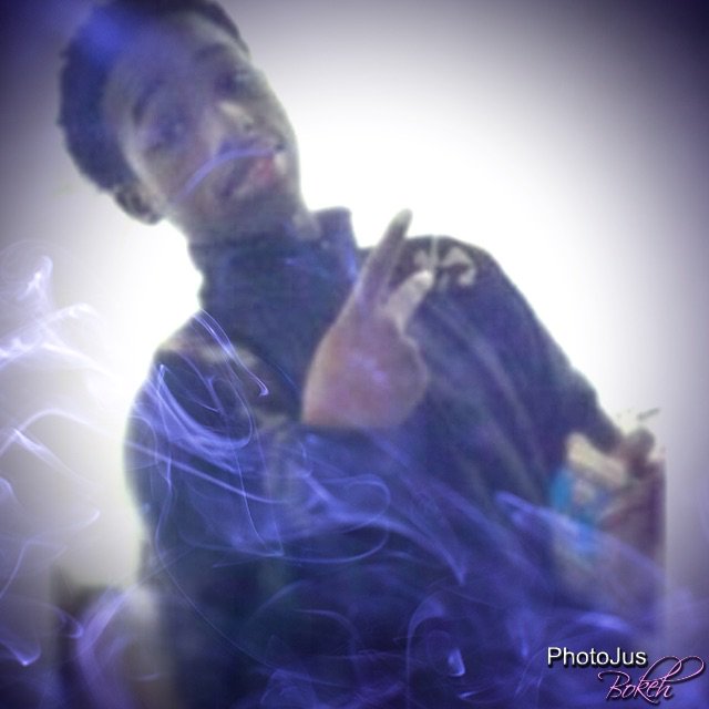 #selfie using #PhotoJusSmoke #PhotoJus #Smoke IOS-> bit.ly/VaVH5v   Android-> bit.ly/1qJBjDJ