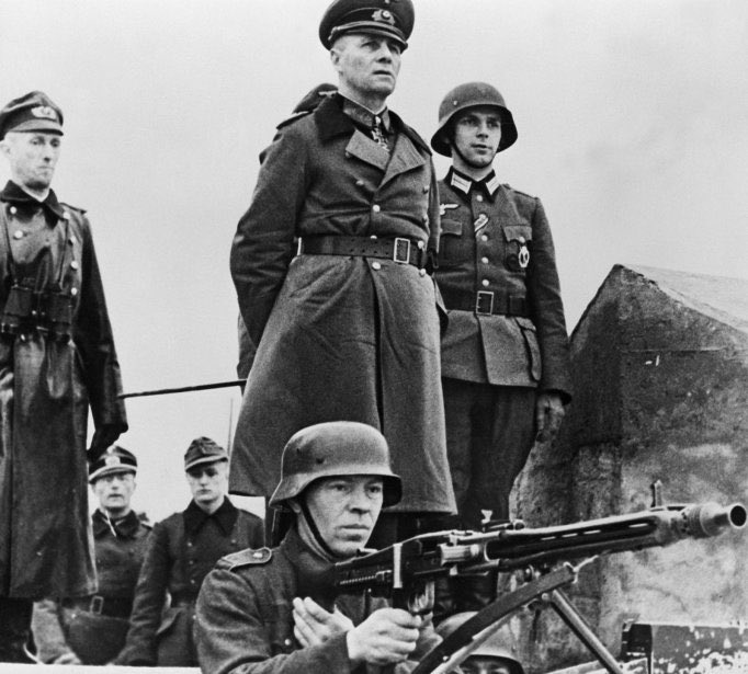 Desertfoxwwii's tweet photo. Turns out the worst that could happen was Ally soldiers raiding the beaches #AlliesarestrongerthanIthought https://t.co/lW5BbIm3HO