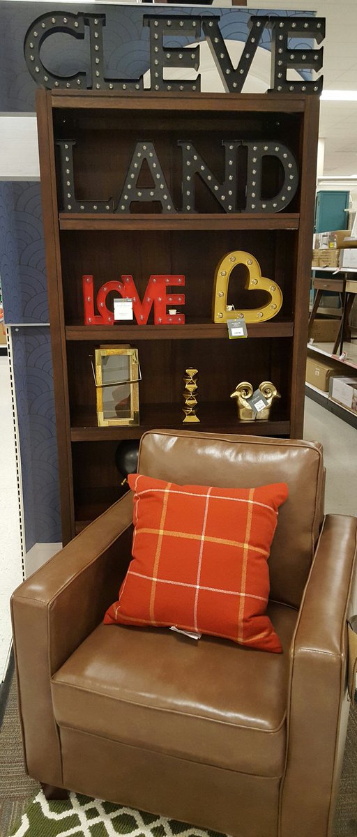 #theyard showing off city spirit! <a href="/timcachat/">Tim Cachat</a> <a href="/cdarbzzz/">Colleen Darby</a> <a href="/ginasullivan25/">Gina Sullivan</a> @Sarebear310 @cat10jill