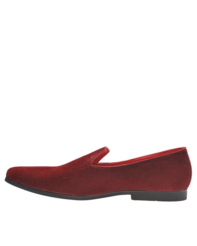 HEMOMAKIE's tweet photo. Plain-cut OXBLOOD churchill shoes! #shoes love is real love! be classy wear ONLY H&amp;O @karis4christ @thebardogbamola https://t.co/yoGc9SBO1I