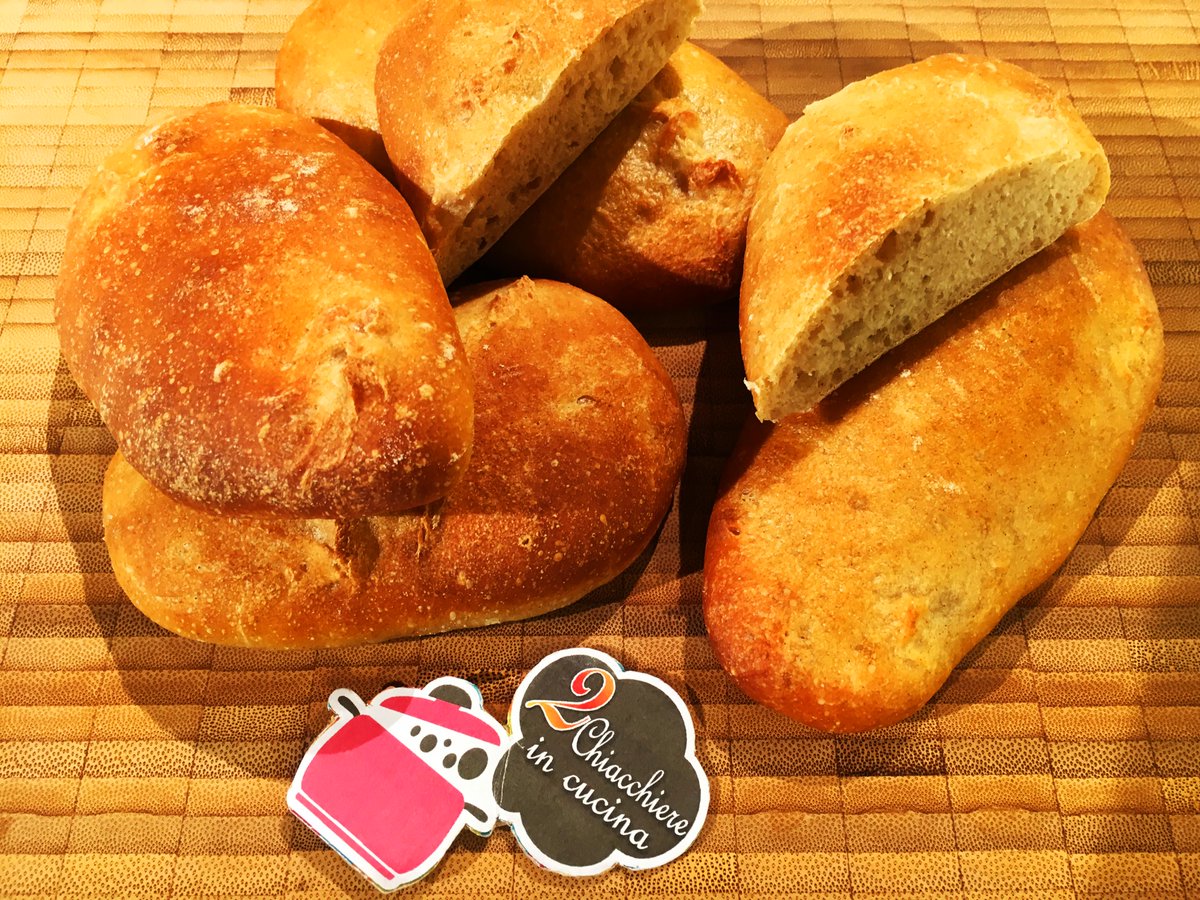 2_Chiacchiere's tweet photo. Alle 12.30 la famosissima #blogger @mammapapera ci preparerà delle buonissime ciabattine al latte. Non mancate! https://t.co/xqwHrvdoFP