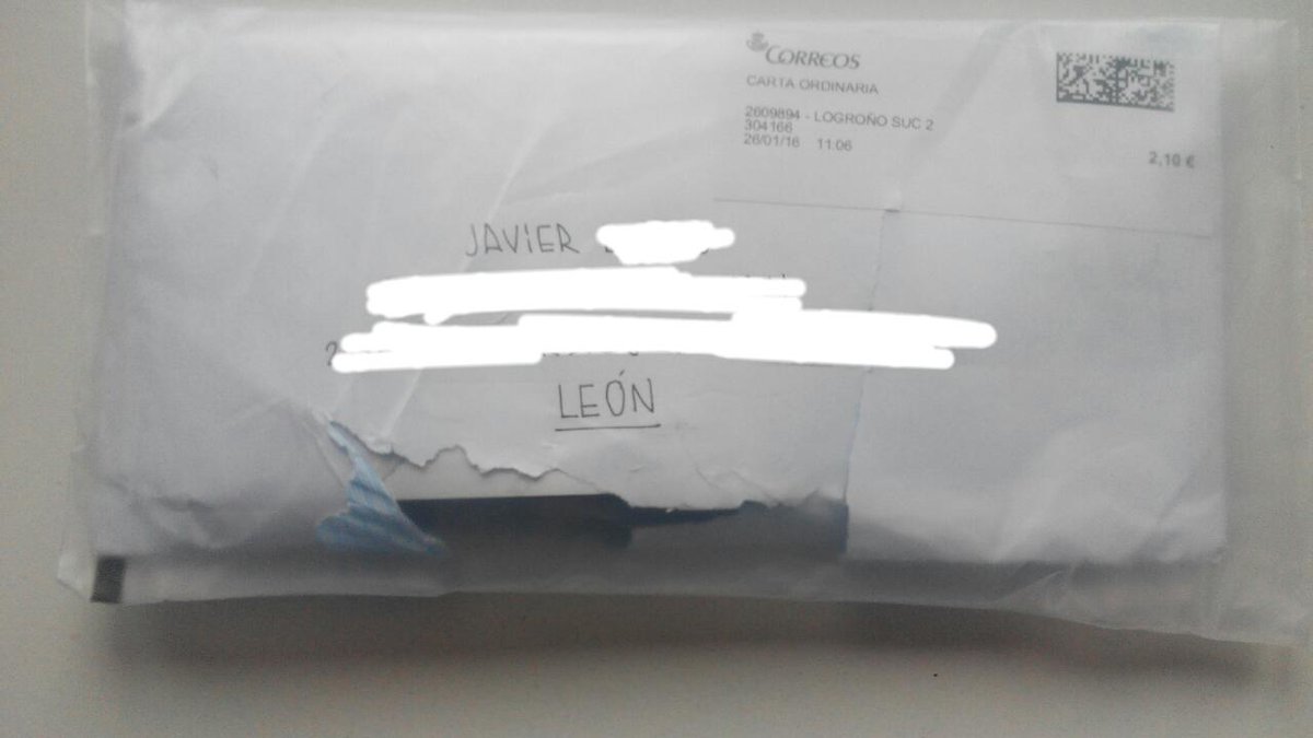 Takelberry1's tweet photo. @Correos precios cada vez más caros, servicio cada vez más lamentable. Entregar cartas así es de vergüenza.RT https://t.co/GeGlGZDxKz