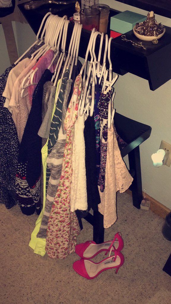 ChloeStillwell's tweet image. Just some of many many clothes I will be selling soon #FORCHEAP #helpyagirl