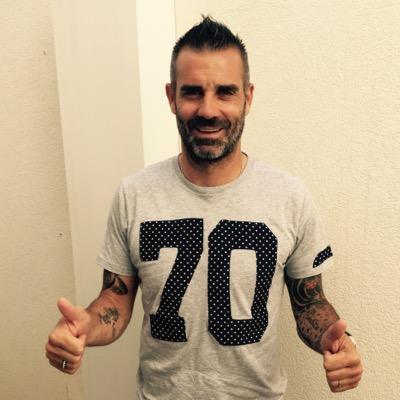 FutsalCustom's tweet image. Se una tua maglia la indossa @stefasorre  e ce l'ha pure come immagine profilo, l'entusiasmo è alle stelle. &amp;lt;3
#70