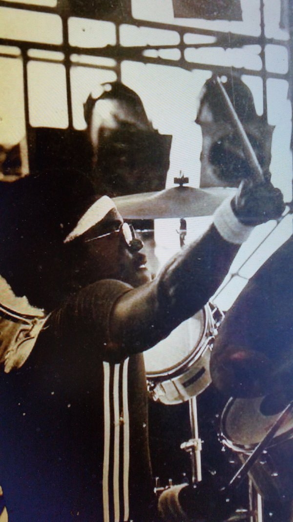 steventeaster's tweet photo. LONG BEFORE I WAS A #JAZZER I WAS A #ROCKANDROLLER &amp; STILL AM!
I TOURED W #CHARLATAN #CANADA w #JERRYDUCETTE #HUMBLE https://t.co/Rm1WM02QZx