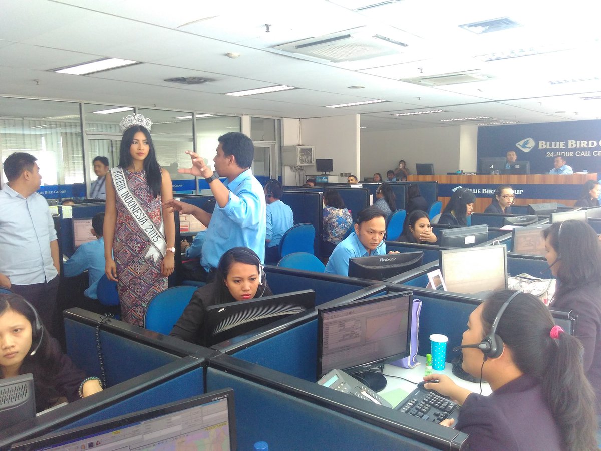 Bluebird Group On Twitter Putri Indonesia 2015 Anindyakputri Berkunjung Ke Blue Bird Group 24 Hours Call Center Https T Co Lblh47zxuk