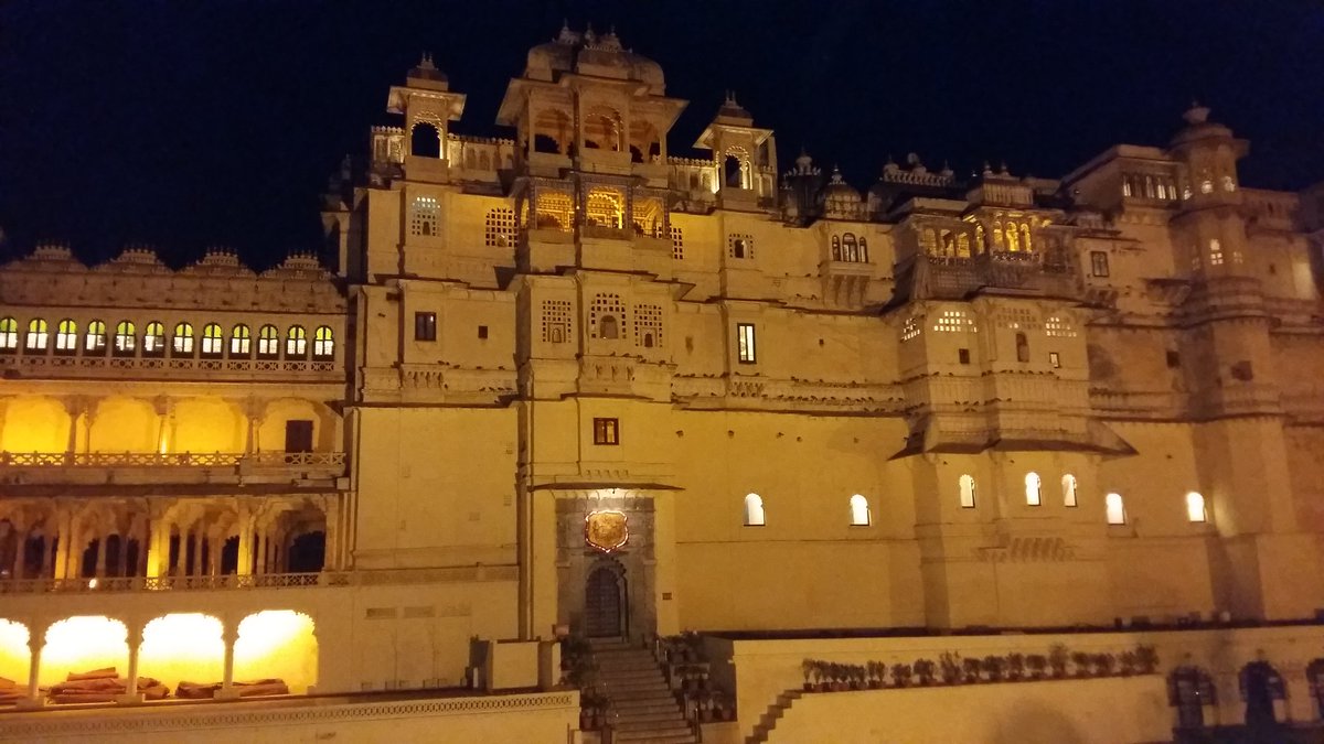 #soundandlightshow at #citypalace #udaipur was spell binding.