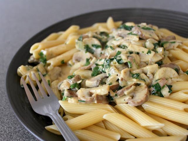 Шампиньоны под сливочным соусом вкусны и замечательны! gribic.ru/dishes_from_mu… #шампиньоны #соус #сливочный