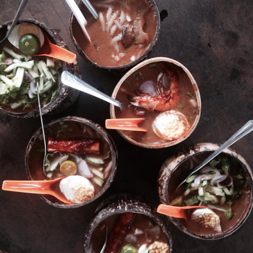 encikmakan's tweet photo. Laksa Tempurung Kulim, Kedah.
Kreatif betul orang Malaysia kita. Nampak menarik lah laksa ni. Mesti kena cuba ni! 😋 https://t.co/VxWy203UKB