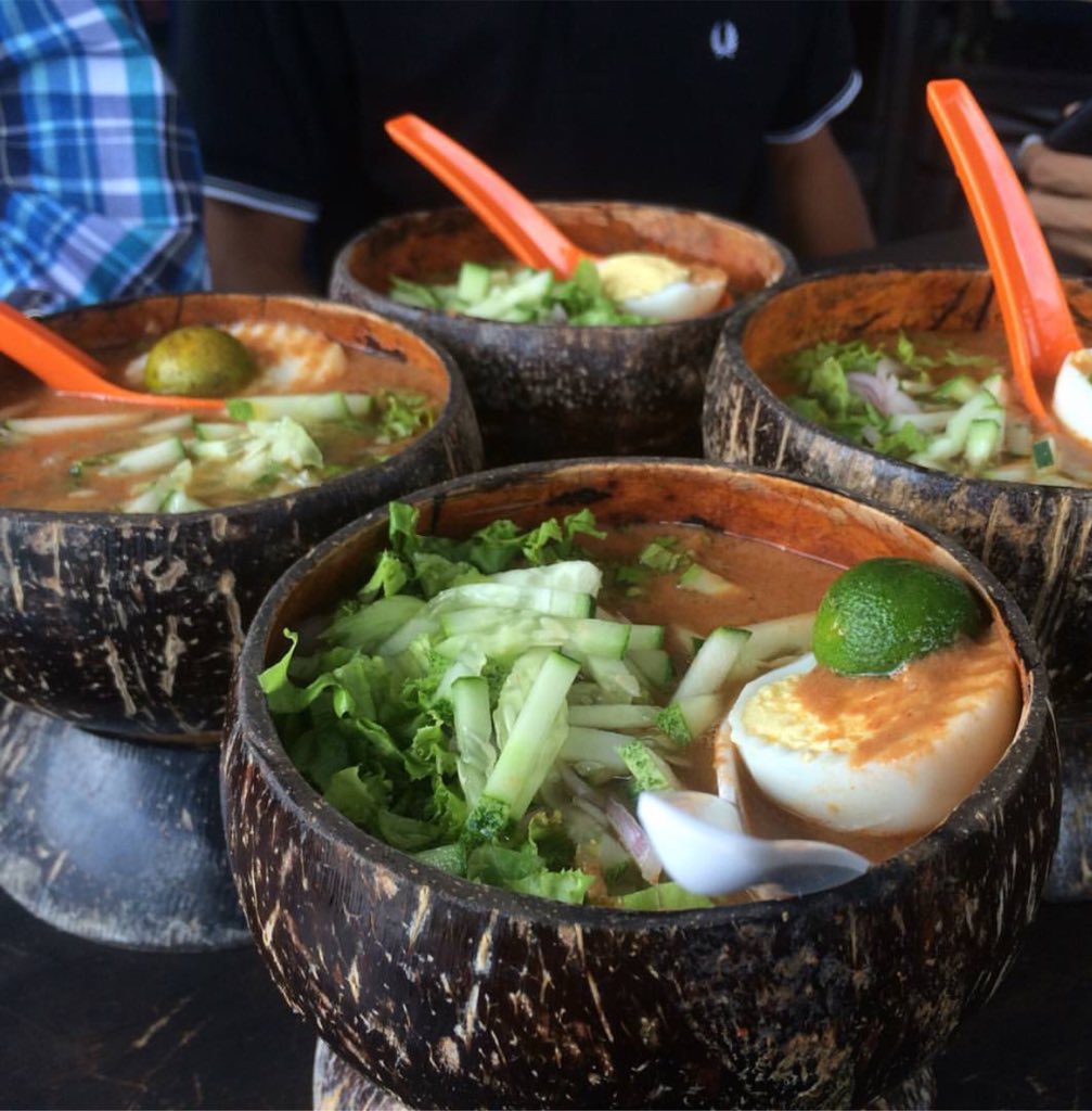 encikmakan's tweet photo. Laksa Tempurung Kulim, Kedah.
Kreatif betul orang Malaysia kita. Nampak menarik lah laksa ni. Mesti kena cuba ni! 😋 https://t.co/VxWy203UKB