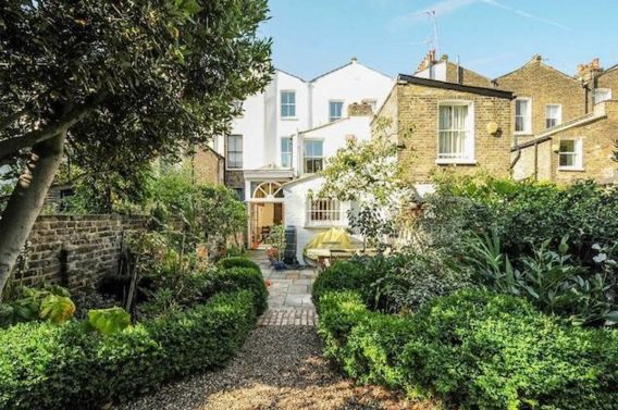 TheBattersaBlog's tweet image. Victorian town house heaven!!! goo.gl/HDIiAz #battersea #sales #deals