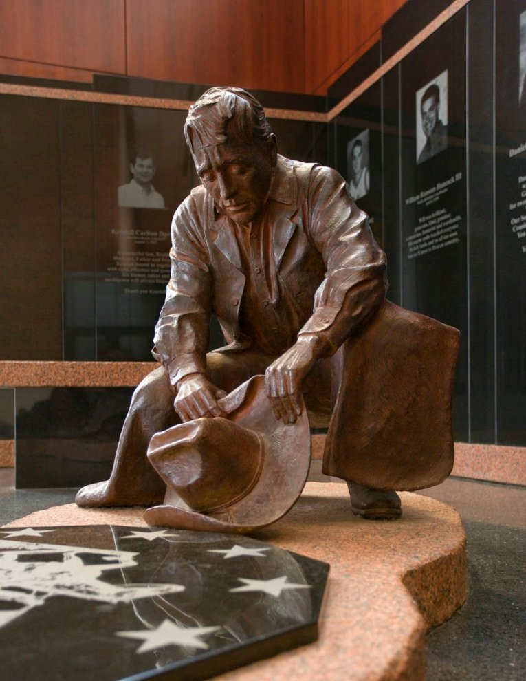 okstate's tweet image. WE WILL NEVER FORGET. The Cowboy Family comes together today to remember the 10 lives lost on 1/27/01 #RT10 #okstate