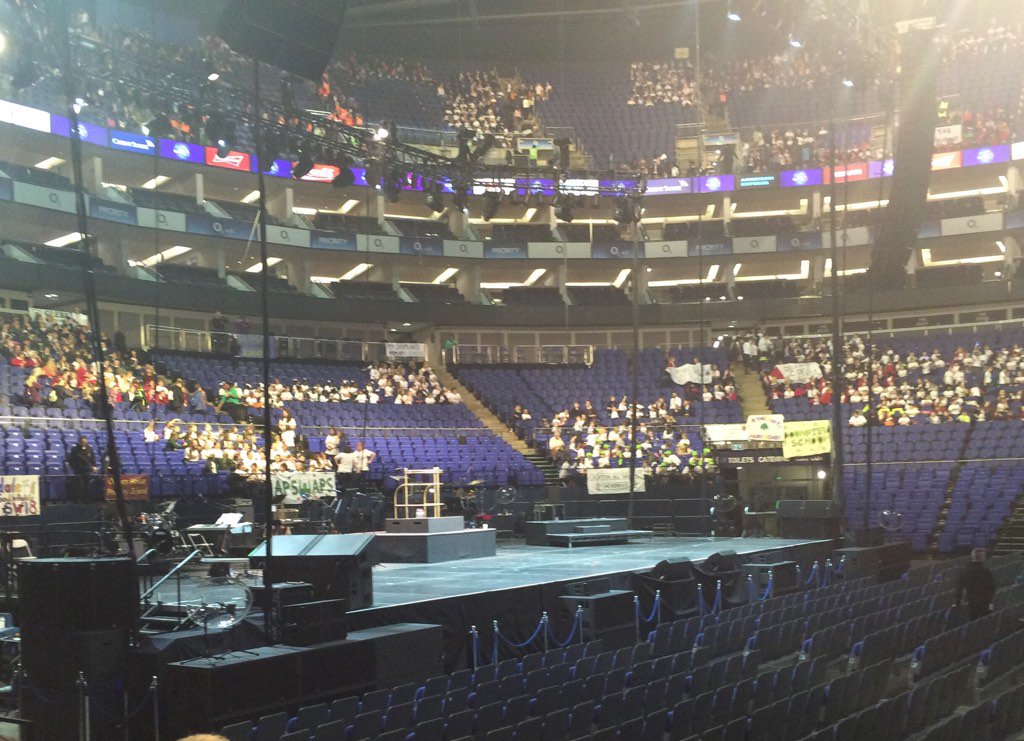 SynchroKS's tweet photo. At the 02 with @BsmPrimary ready to start rehearsals for young voices choir 🎤🎼 https://t.co/f1y5uB6CZ0
