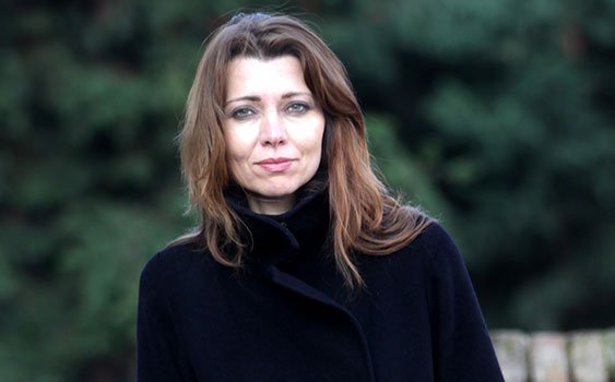 Kitapcumlelerii's tweet photo. Bir gün hayatına birisi girecek ve o gün, daha öncekilerle neden işlerin yürümediğini anlayacaksın.

Elif Şafak https://t.co/dwbB543aQZ