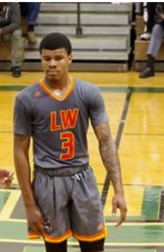DMHOOPS's tweet photo. 40Pts &amp; 12 3's!!!
He's Top 3 PG in America!!! Only problem he's not in a "Hype" City or State but he is THAT DUDE! https://t.co/S1BxhXQhFx