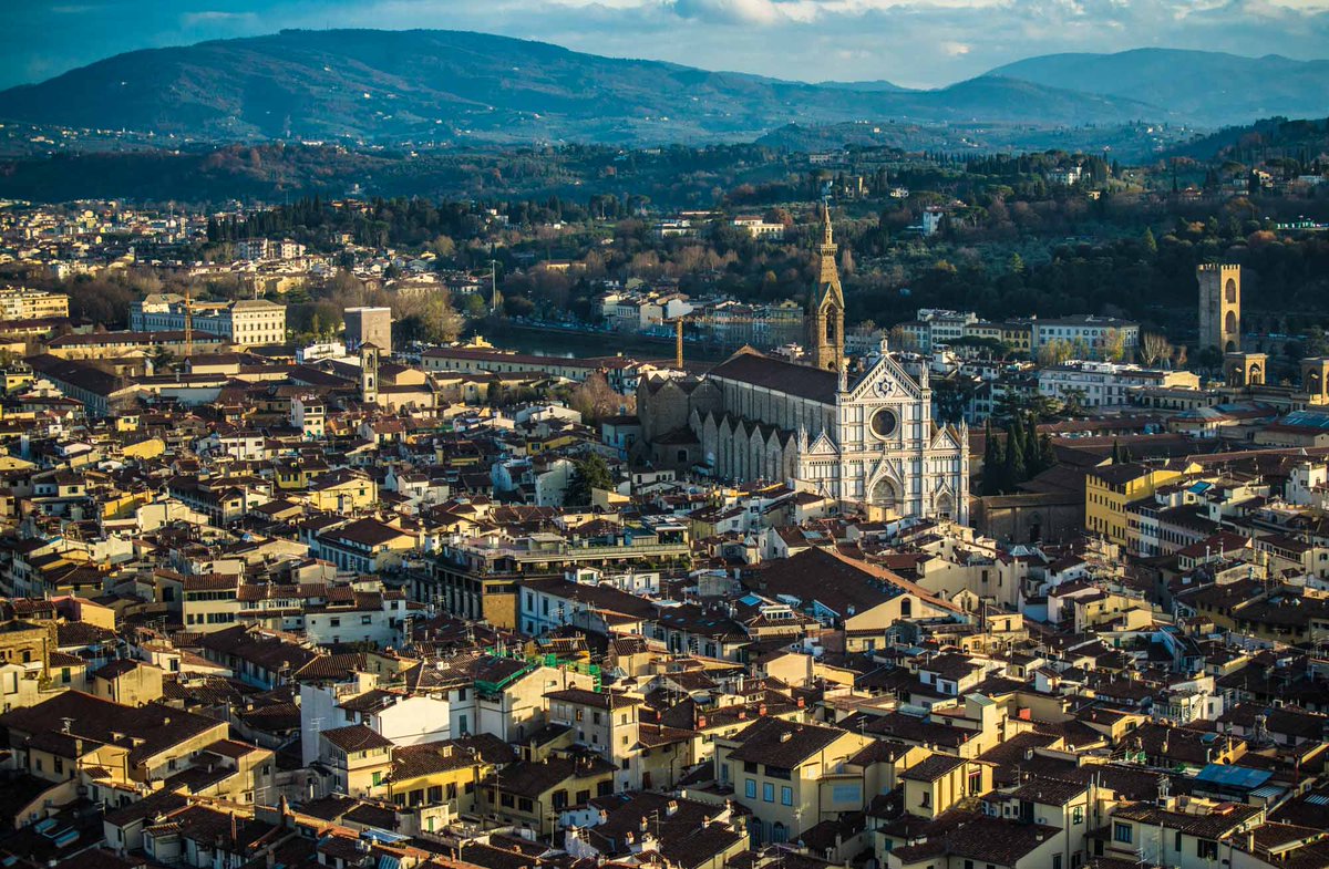 TravelPast50's tweet photo. View of the Basilica of Santa Croce, Florence, Italy @TravelPast50 #travel #italy #florence https://t.co/1xpyd0to3C https://t.co/SaplFG1qSW