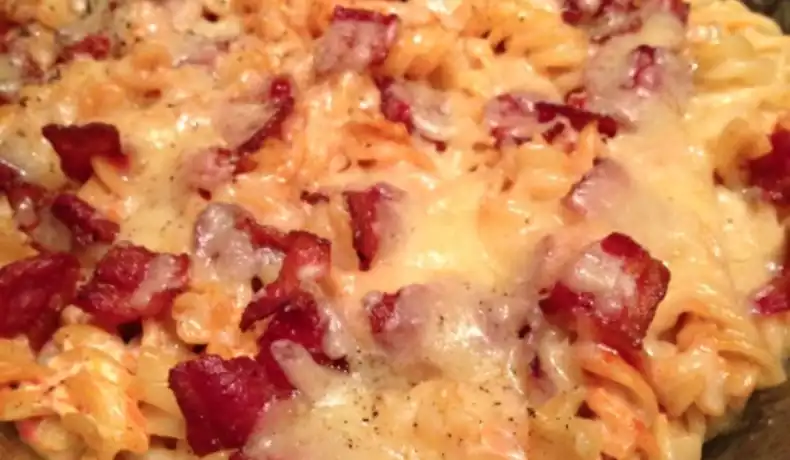 Torparens kycklinggratäng med bacon och västerbottenost ► kokaihop.se/recept/torpare…