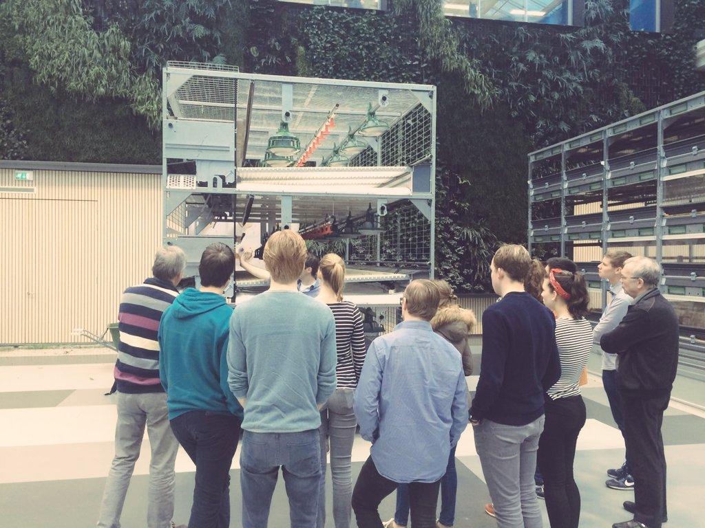 Leren_Brainport's tweet photo. Leerlingen van #BrainportScholen vandaag bij #Vencomatic voor #YoungBrainportClassofExcellence. Challenges oplossen! https://t.co/NSJ78mWRkZ