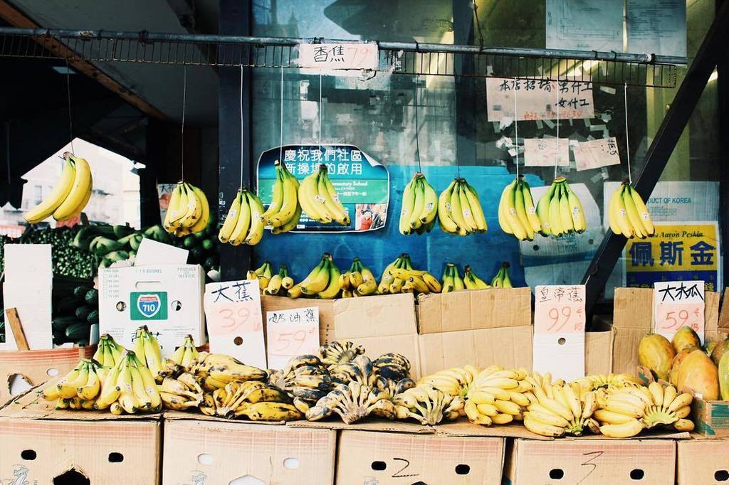 nottinbutaig's tweet photo. collecting yellow 💛 1/3. #chapteryellow @reginafelice 📷 
#🍌 #chinatown #sanfrancisco #sf #streetsofsf #mysanfrancis… https://t.co/O0Ru5v2GKt